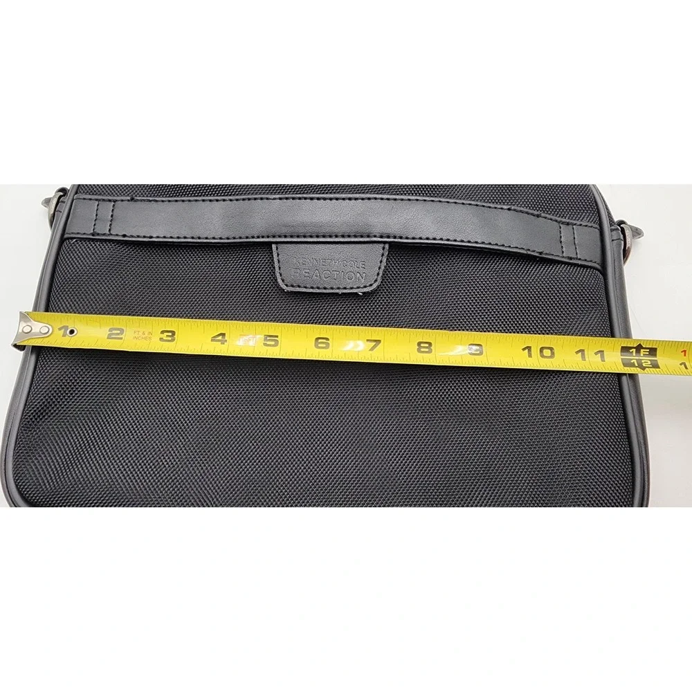 Kenneth Cole Reaction R-Tech Messenger Bag Mens Black Tech Tablet Case EXC